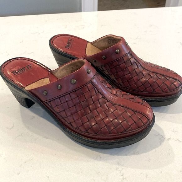NEW Born Red Handcrafted Woven Leather Brass Studded Clogs size 9 - Picture 1 of 8